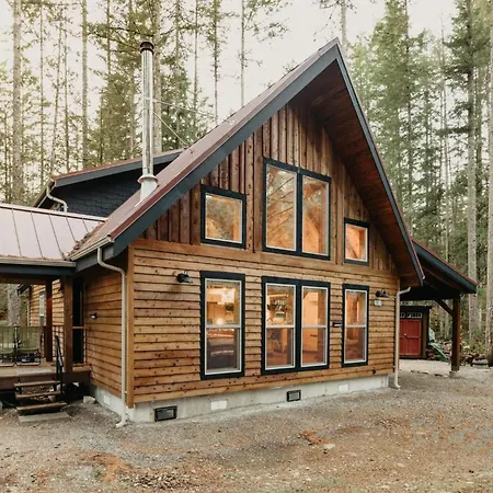 Glacier Springs Cabin 39 - New Modern-Rustic Cabin With Air Conditioning